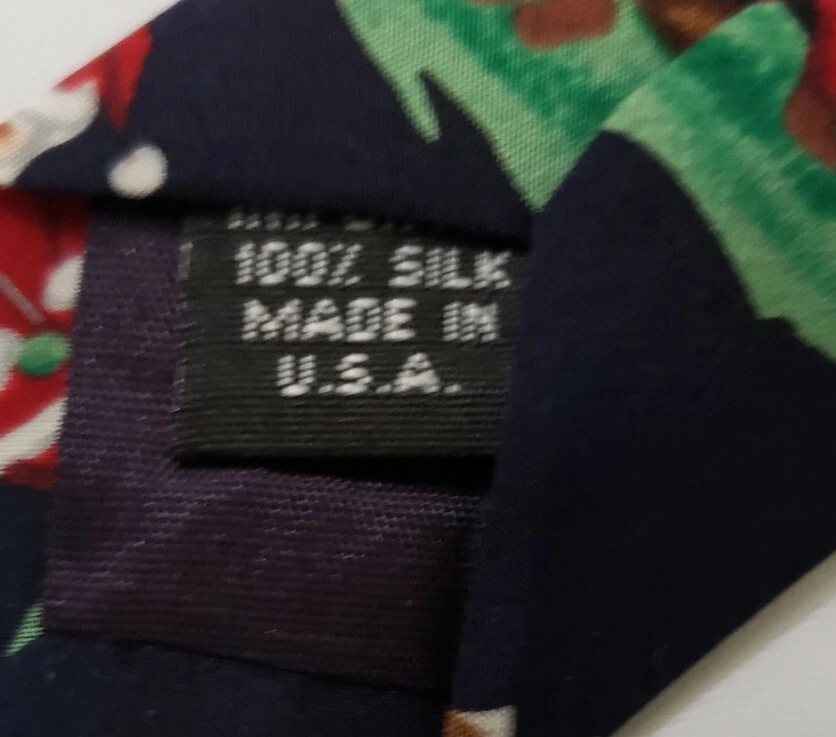 Corbata de Navidad Claybrooke Papá Noel jugando al golf 100 % seda hecha en EE. UU. Foto 4 de 4