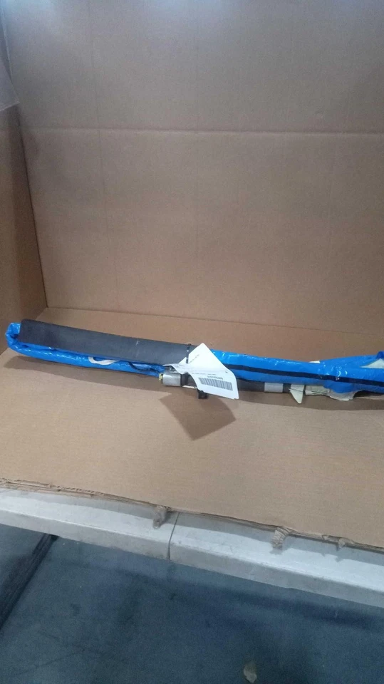 2013 Chrysler 200 Left Curtain Air Bag Black OEM 250355 165K Miles - Imagem 2 de 4