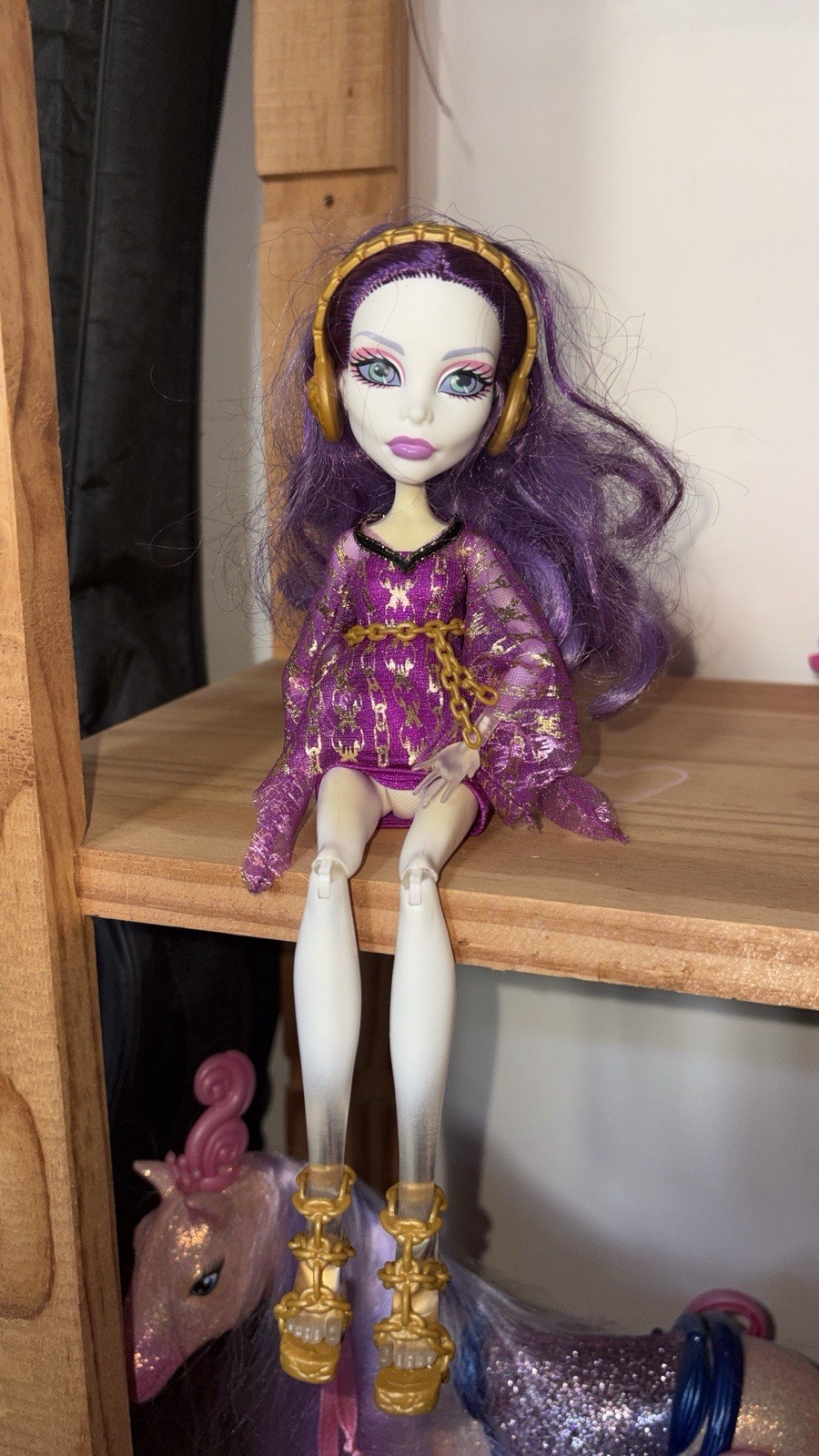 Monster High Spectra Vondergeist 13 Wishes édition originale avec accessoires DJ et casque violet