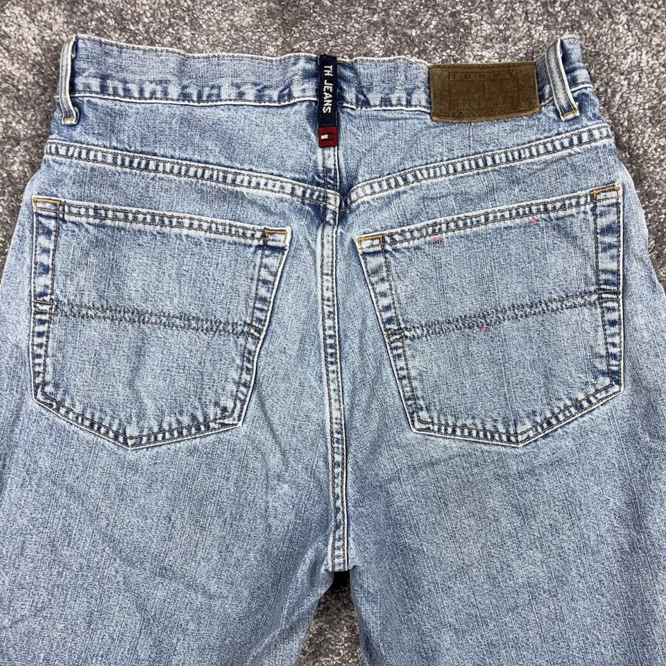 Pantalones cortos de mezclilla Tommy Hilfiger de colección para hombre 30 (se adapta a 34x10) Y2K entrepierna de 10,5" Foto 2 de 4