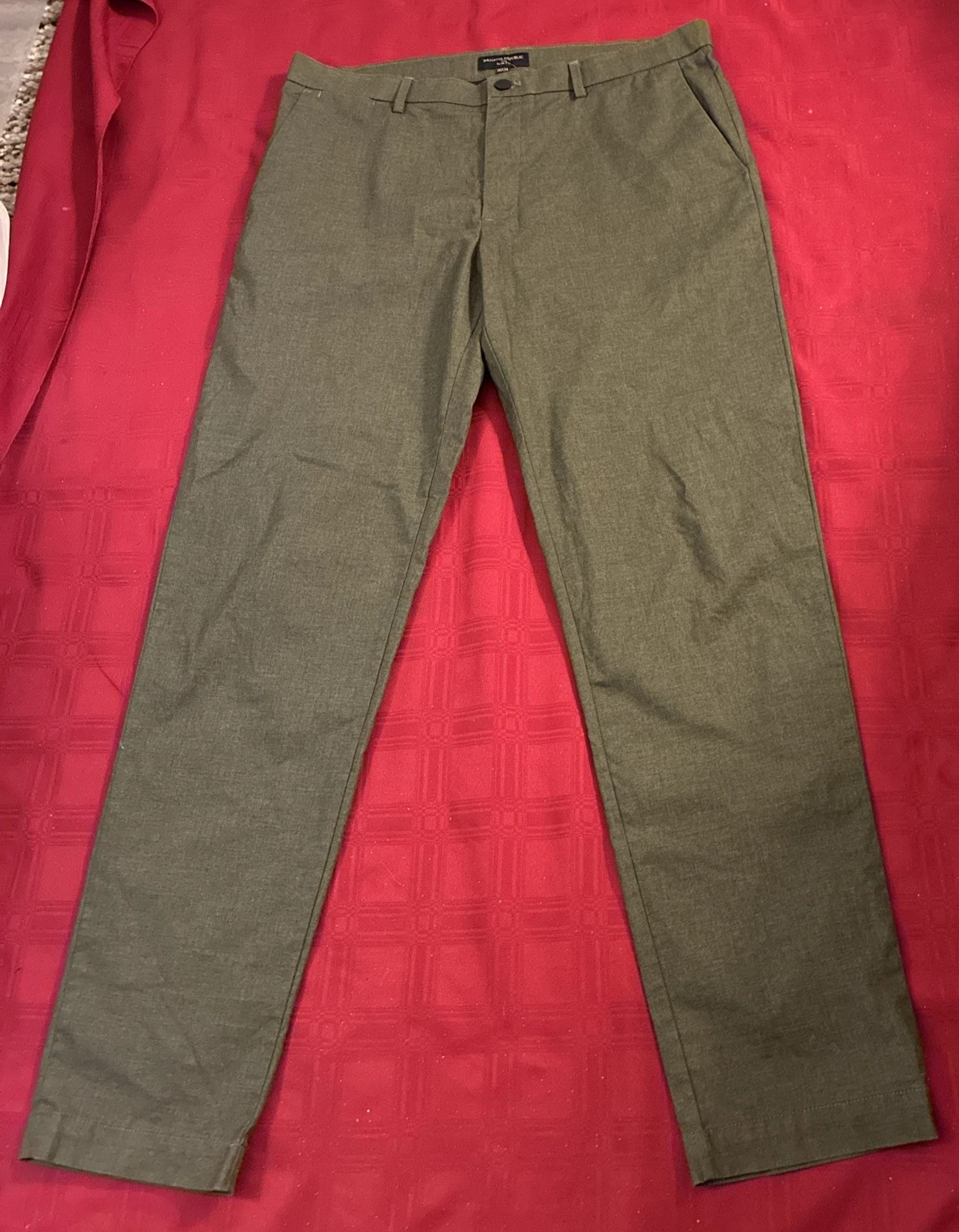EUC~Banana Republic~Core Temp Chino~Men’s Pants~Camo Green~Slim Fit~36 x 34T/33M