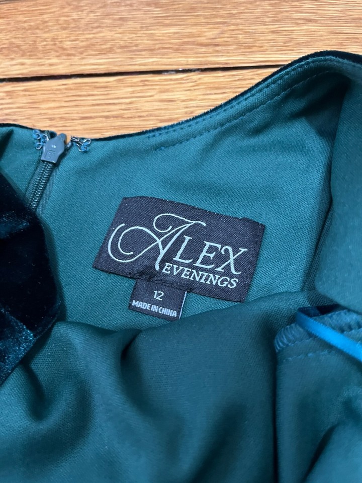 Alex Evenings Womens Green Velvet Jeweled Neckline Cocktail Party Size