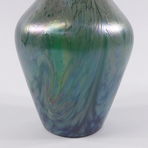 Grüne Glas Vase mit Farbeinschmelzung irisierend 21,5 cm (292) - Picture 6 of 15
