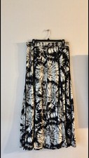 Woman Skirts.Size L.