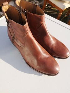saks fifth avenue chelsea boots