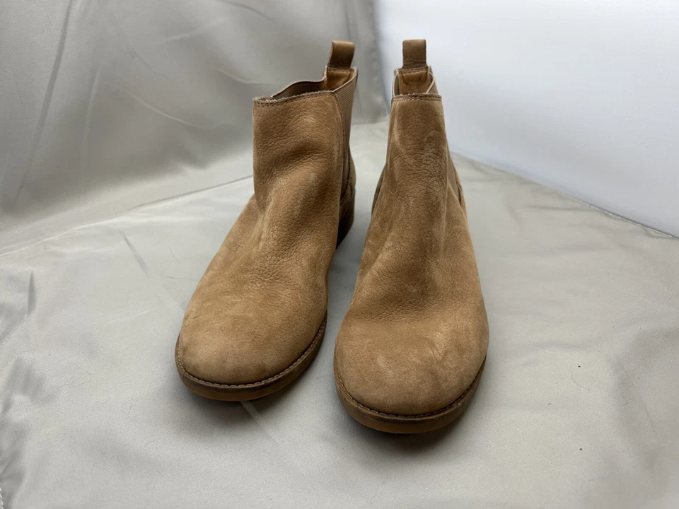 Lucky Brand Women's Taupe Closed Toe Short Heel Slip On Leather Booty Size 9 - Image 3 of 4