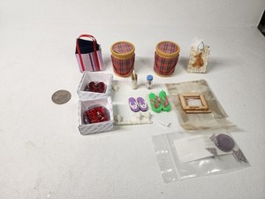 Lot Of 13 Miniature Dollhouse Items (Shopping Bags, Cakes, Sandals And Others).