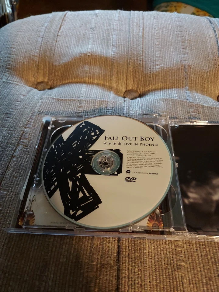 Fall Out Boy Live in Phoenix (CD/DVD, April 2008, 2-Disc Set, Island) MINT - Image 4 of 4
