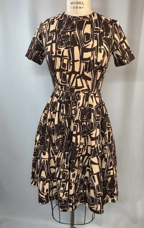 Vestido Vintage TALLA PEQUEÑA PETITE Marrón Tostado Crepé JEANNE AÑOS 50 60 Falda Completa Retro Foto 2 de 4