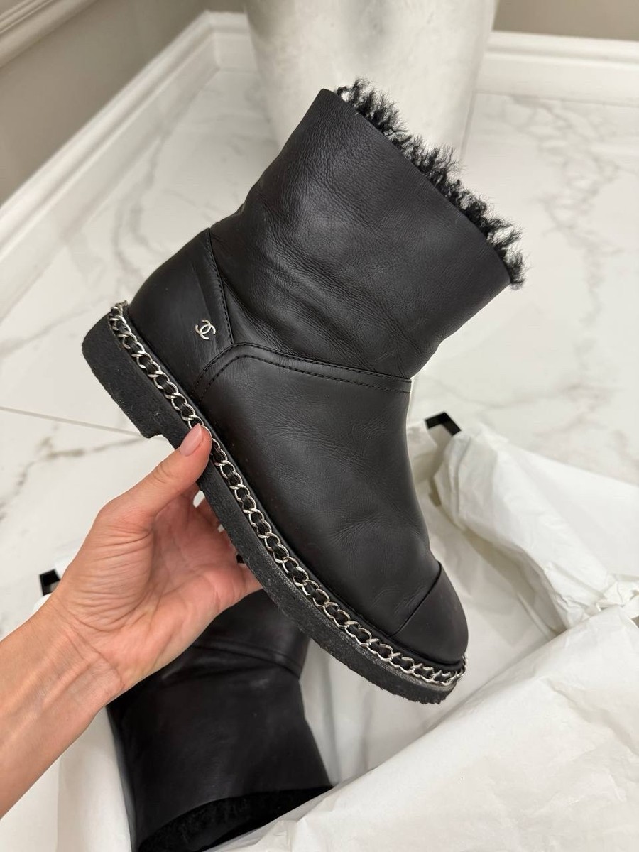 Beautiful Authentic Chanel Black Leather CC Logo Chain Fur Boots