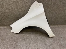 Kotfl&uuml;gel vorne links Weiss 650U 80Tkm Mercedes B-Klasse W246 13.2051.111