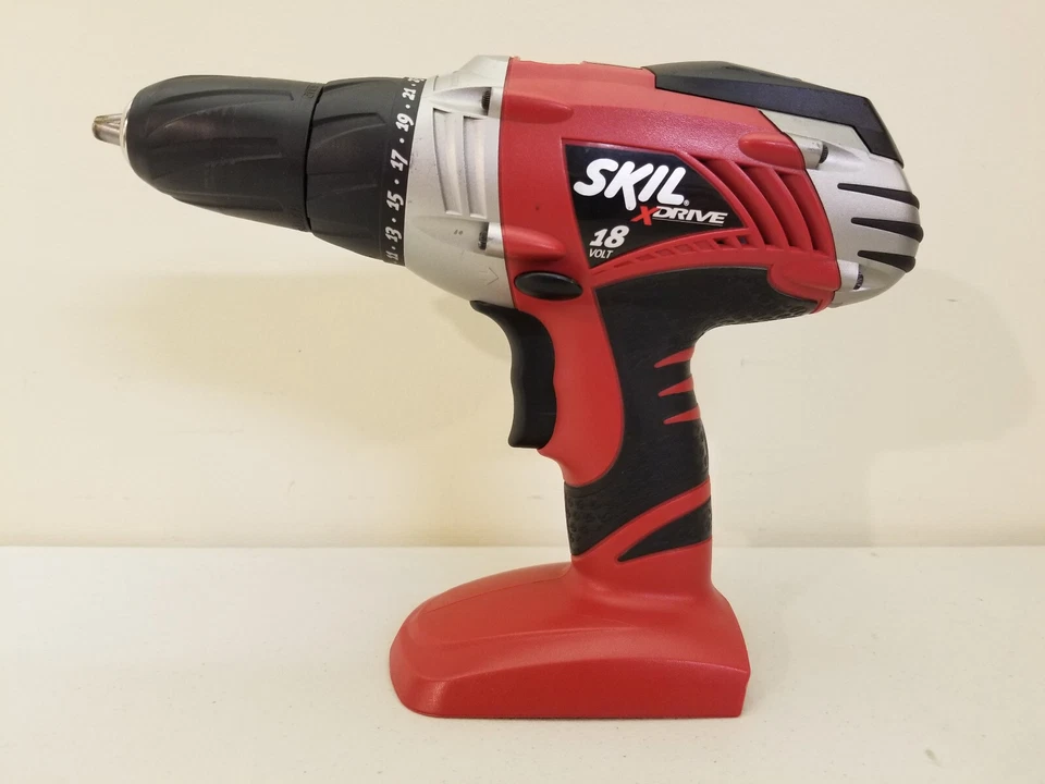 SKIL 2887-23 -18V Cordless 4-Tool Combo Set Drill Sander Jigsaw Flashlight MINT! - Image 2 of 4