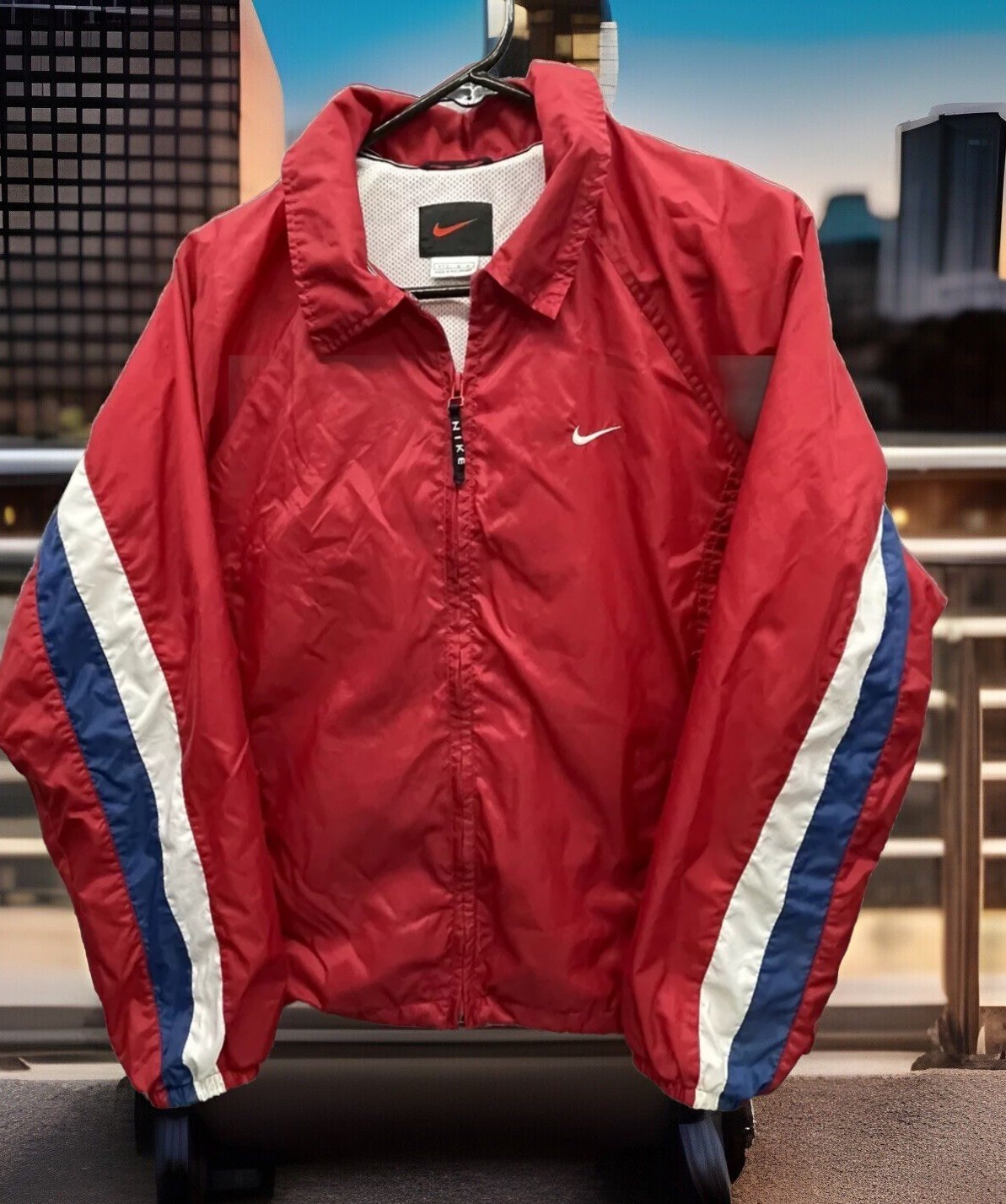 SACAI X NIKE ? Vintage • Giacca a vento Nike nylon full zip Swoosh • Rosso e Bianco • Taglia M