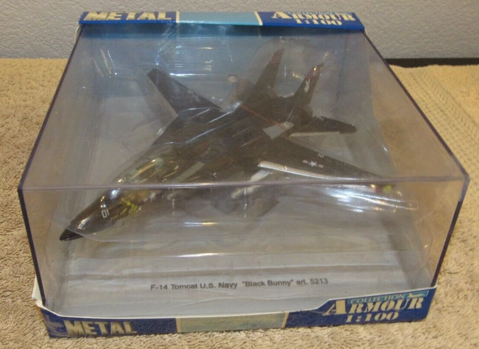 Modelo de avión jet F-14 Tomcat de la Marina de los Estados Unidos Black Bunny Armour Collection escala 1:100 Foto 2 de 4