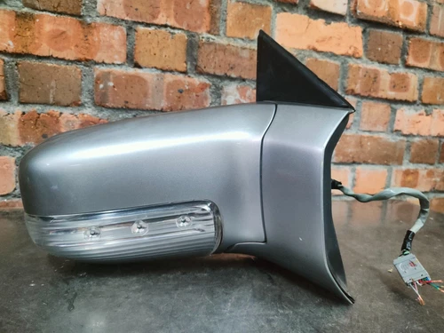 Nissan Elgrand E51 Side Door Mirror With Lamps Lights 1 Piece Right Hand Side