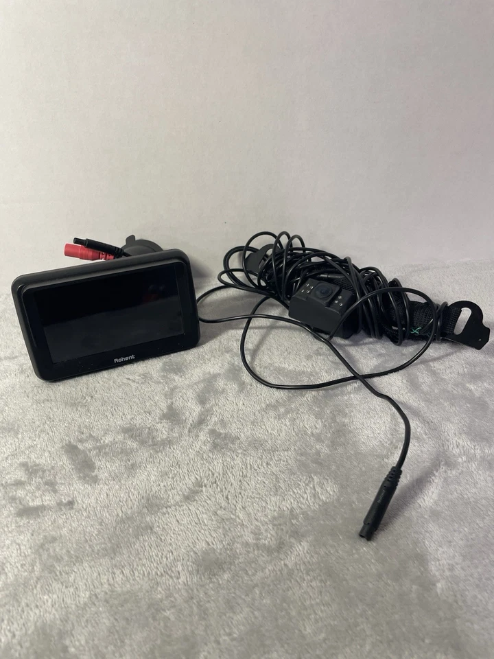 Rohent R3 HD 1080P Digital Signal Wired Backup Camera 5'' Preowned - Image 4 of 4