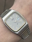 Seiko Tank Day Date Men’s Silver Gold Vintage Watch Quartz SQ 8223-5139 32mm