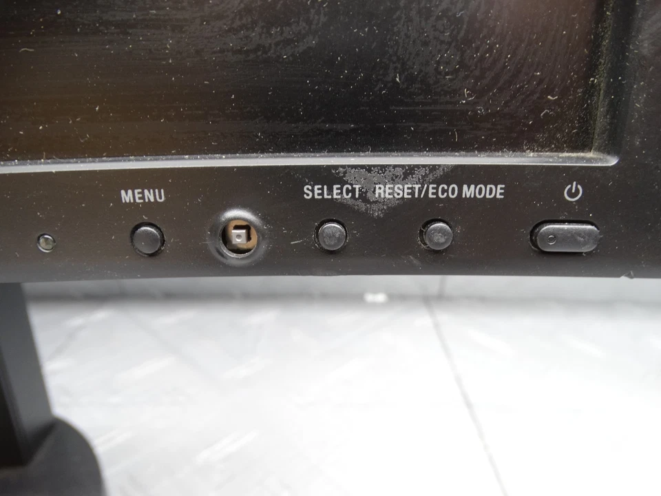 NEC MultiSync 23in LCD Monitor EA232wmi + Stand + Power Supply - Image 2 of 4