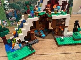 Lego The Waterfall Base 21134 Minecraft 100% Complete Set Steve Enderman Zombie