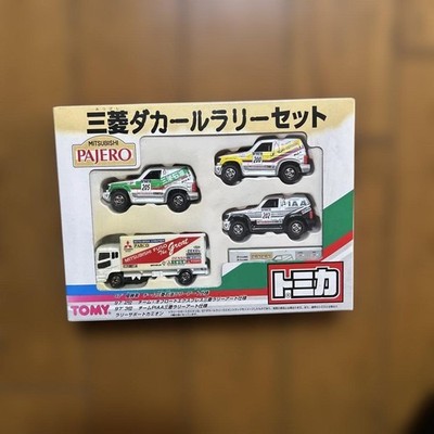 TOMY Mitsubishi Pajero Dakar Rally 1/64 Mini Car Set Neu Ungeöffnet