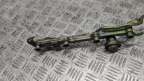 Honda Civic Vtec Executive Auto 2003 1590cc Injector Rail - Picture 6 of 6