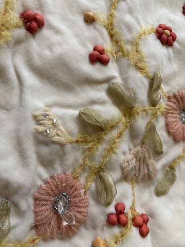 Vtg Christmas Tree Skirt 60” Round Handmade In India - Picture 7 of 9