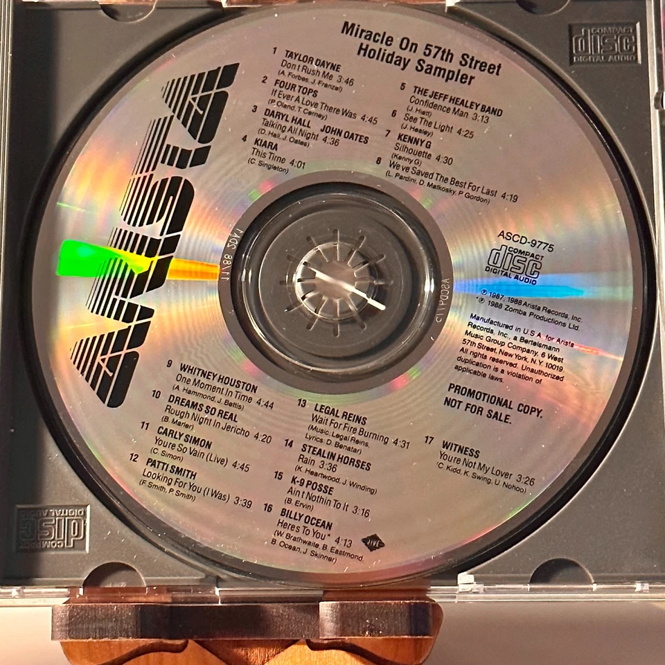 Miracle On 57th Street Arista Holiday Hits Promo Christmas Sampler Clive Davis - Imagem 2 de 4