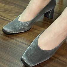 Vtg 90 Stuart Weitzman Womens Heels 9.5 AA Metallic Silver Shimmer Statement