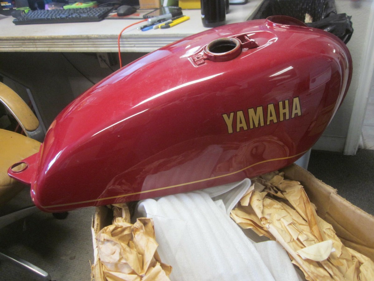 SR500 タンク 2J2 NOS Yamaha OEM Star Red Fuel Tank Gas Tank 1978 SR500 2J2