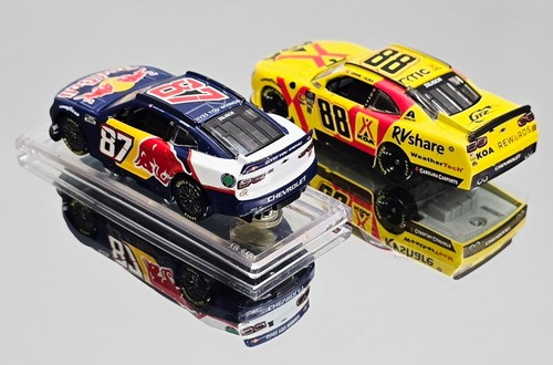 CONNOR ZILISCH 2025 RED BULL & CONNOR ZILISCH 2025 KOA 1/64 ARC COMBO - Picture 8 of 12