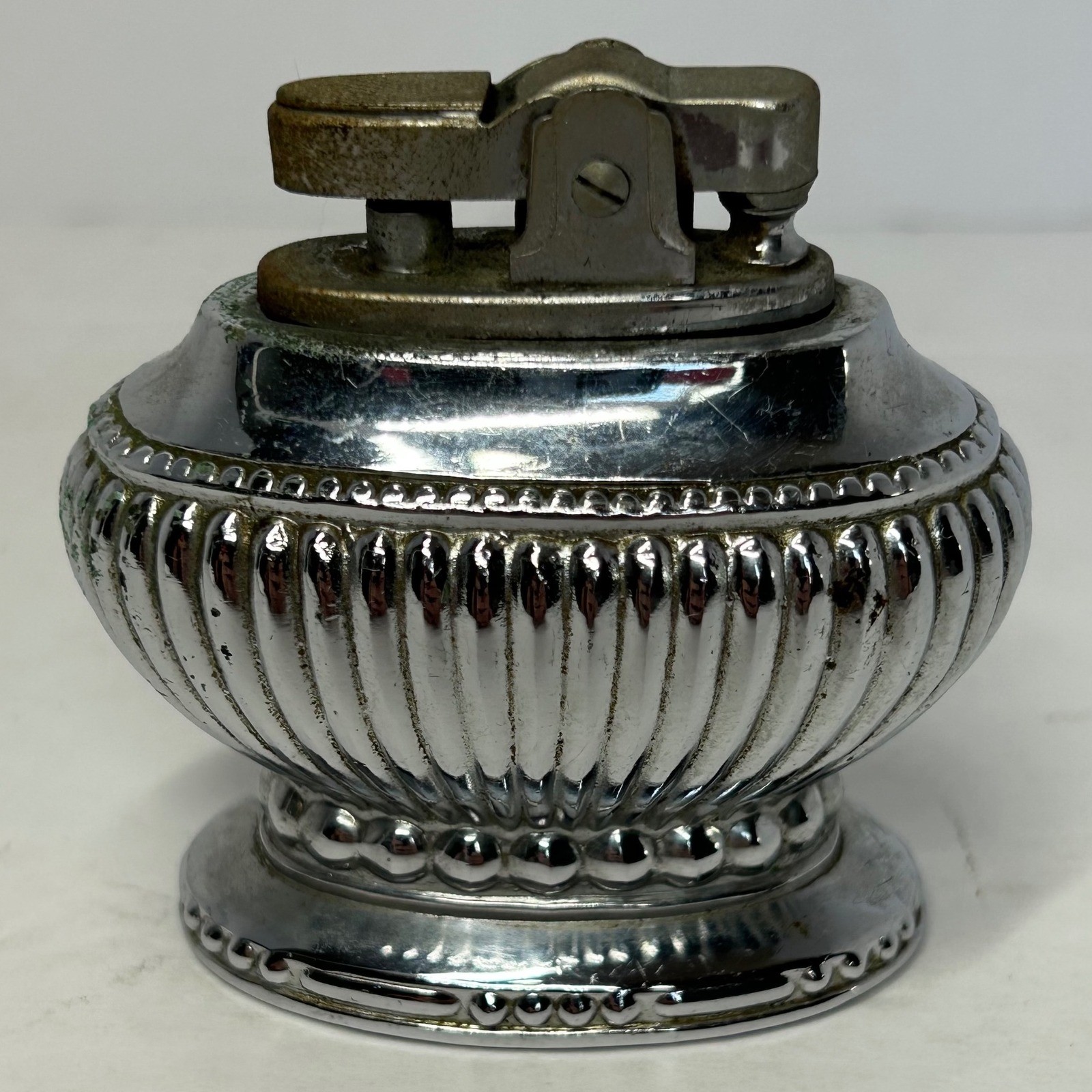 Silver Tone Fluted Design Desktop Cigarette Lighter Mcm