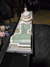 LEGO ARCHITECTURE: United States Capitol Building (21030) Built 
