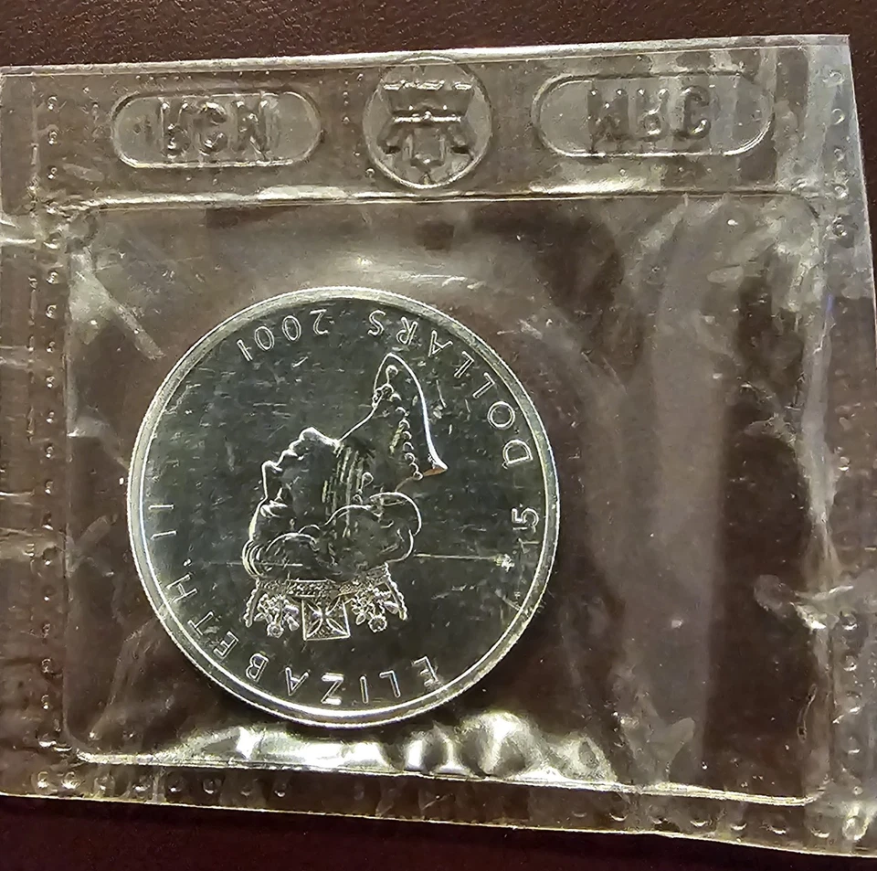 Hoja de arce de plata Canadá 2001 $5 1 OZ .9999 plata fina sellada RCM BU Foto 3 de 4