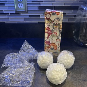 2001 Snowball Wax Ball Candle White NOS Set-3 Sphere