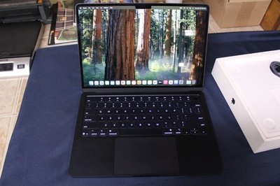 Apple MacBook Air 13'' / M4 / 16GB RAM / 256GB / MIDNIGHT