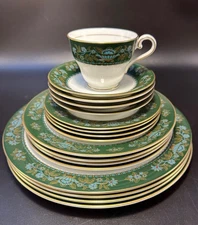 Aynsley Winchester One 5pc Place Setting & 3 4pc Settings Missing Cup Free Ship