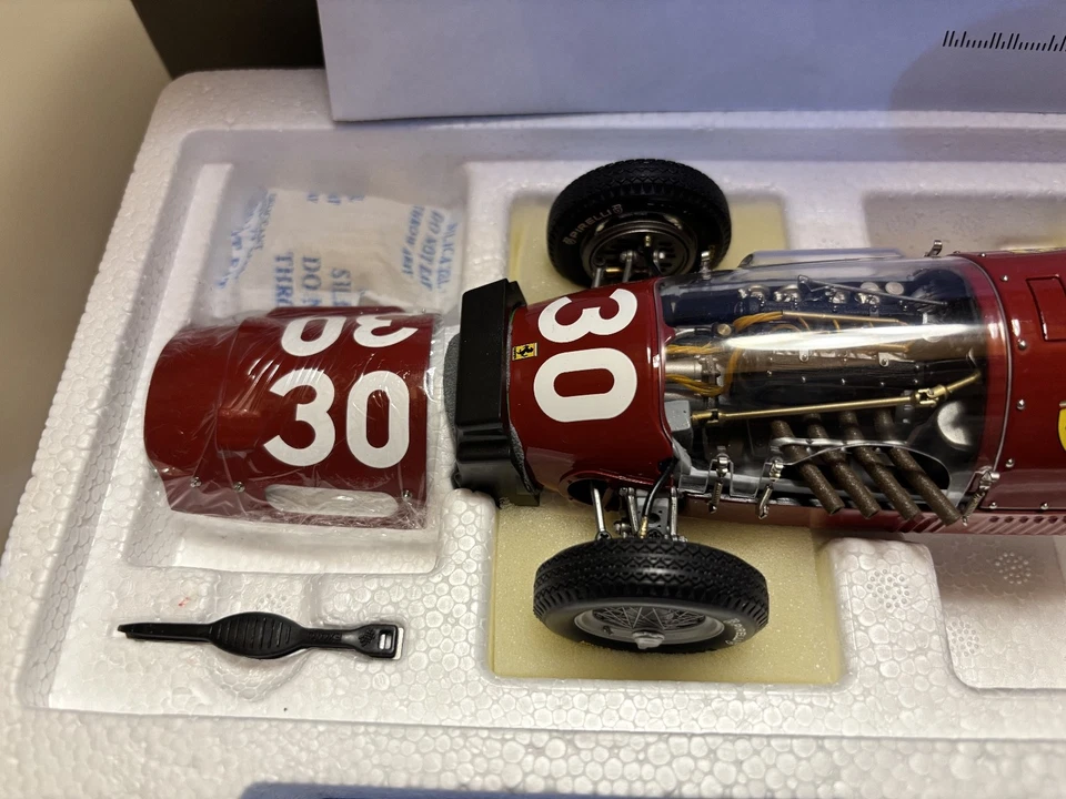 EXOTO 1/18 FERRARI 500F2 1952 #30 Piero Taruffi  1° posto GP SVIZZERA - Immagine 3 di 4