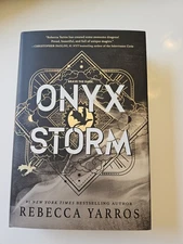 Onyx Storm SIGNED Edition w/ Sprayed Edges Rebecca Yarros Skylight Books
