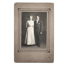 1910 Newly Married Happy Couple Formal Attire Antique Cabinet Card Photo  PH29
