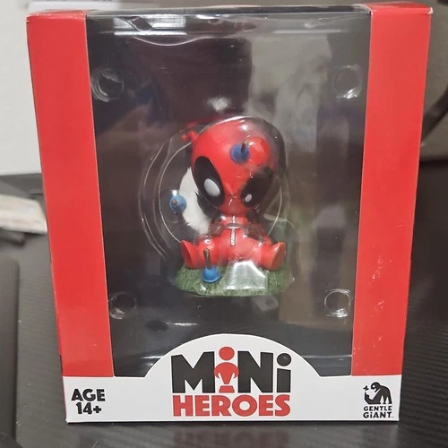 Gentle Giant Marvel Deadpool Mini Heroes Vinyl Figure Series 01 Boxed #80836