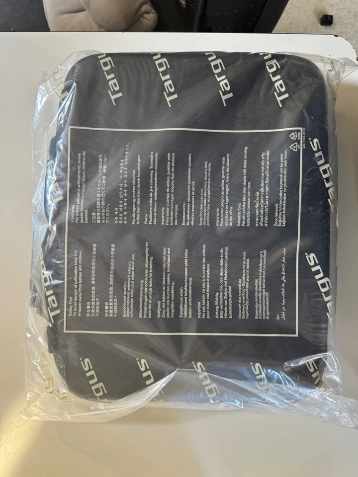 TARGUS RACING STRIPE HARDSIDED LAPTOP CASE 13.4 inch , TBD005AU , UP TO 13.4" - image 3 of 3