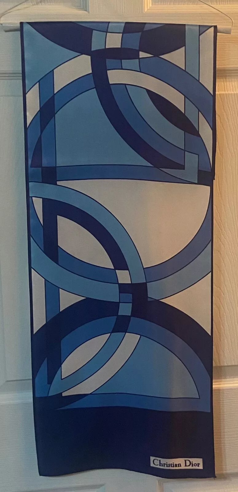 Foulard vintage Christian Dior bleu blanc géométrique rectangulaire en soie 43