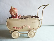 PUPPENWAGEN aus BLECH  mit  PUPPE  "ANTIK"
