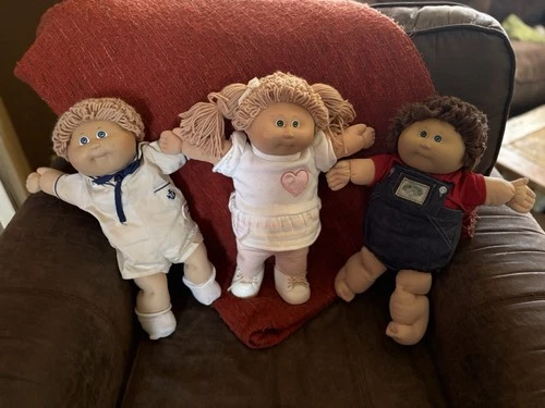 Cabbage Patch Kids Dolls Lot of 3 Soft Body Yarn Hair Original Outfits 1982