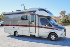 2019 Tiffin Motorhomes WARFARER 25RW