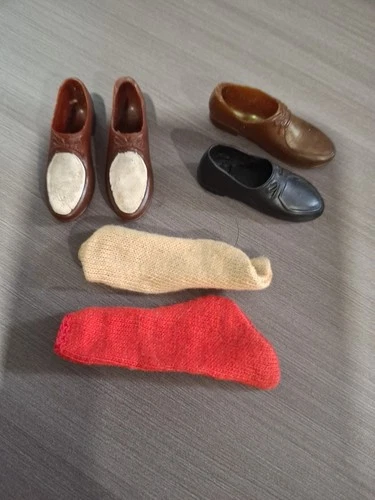 Vintage Ken 1962-63 Pak Accessories-1 pr Shoes, 2 Socks&2shoes (do not match)