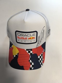 MAX VERSTAPPPEN SIGNED CAP 2026 F1 R.ED BULL RACING TEAM TRUCKER CAP