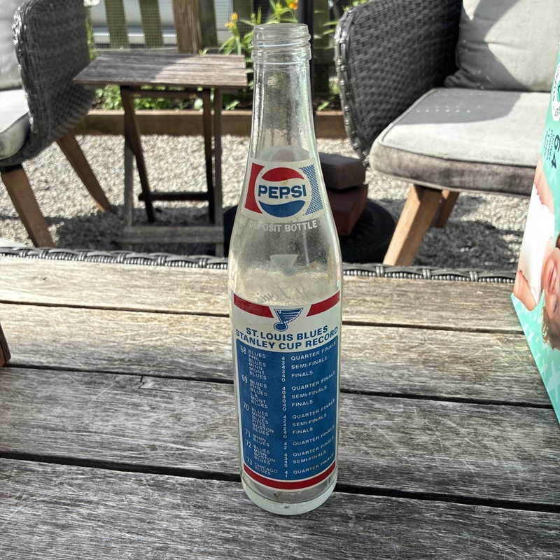 1974 Vtg St. Louis Blues NHL Hockey Commemorative Pepsi Bottle Arena Stanley Cup
