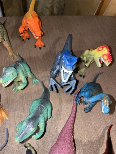 Lot Of 33 Fixed Position Standing Dinosaurs Great Varieties & Condition & Color - Picture 10 of 19