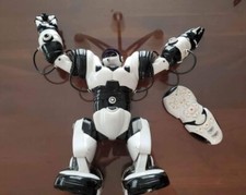 VTG WowWee Robosapien Humanoid Toy Robot 14" 2004 With Remote Control Working